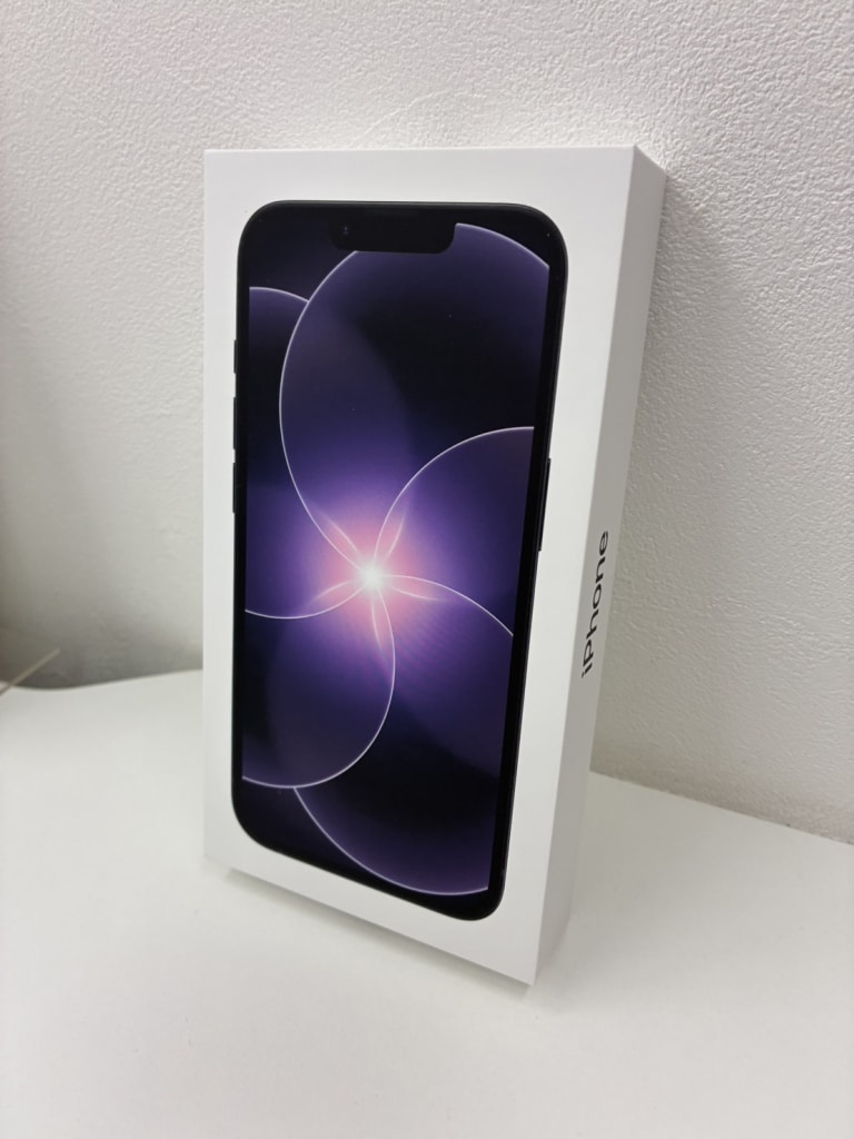 SIMロック解除(Softbank) iPhone17e 256GB ブラック MHRN4J/A