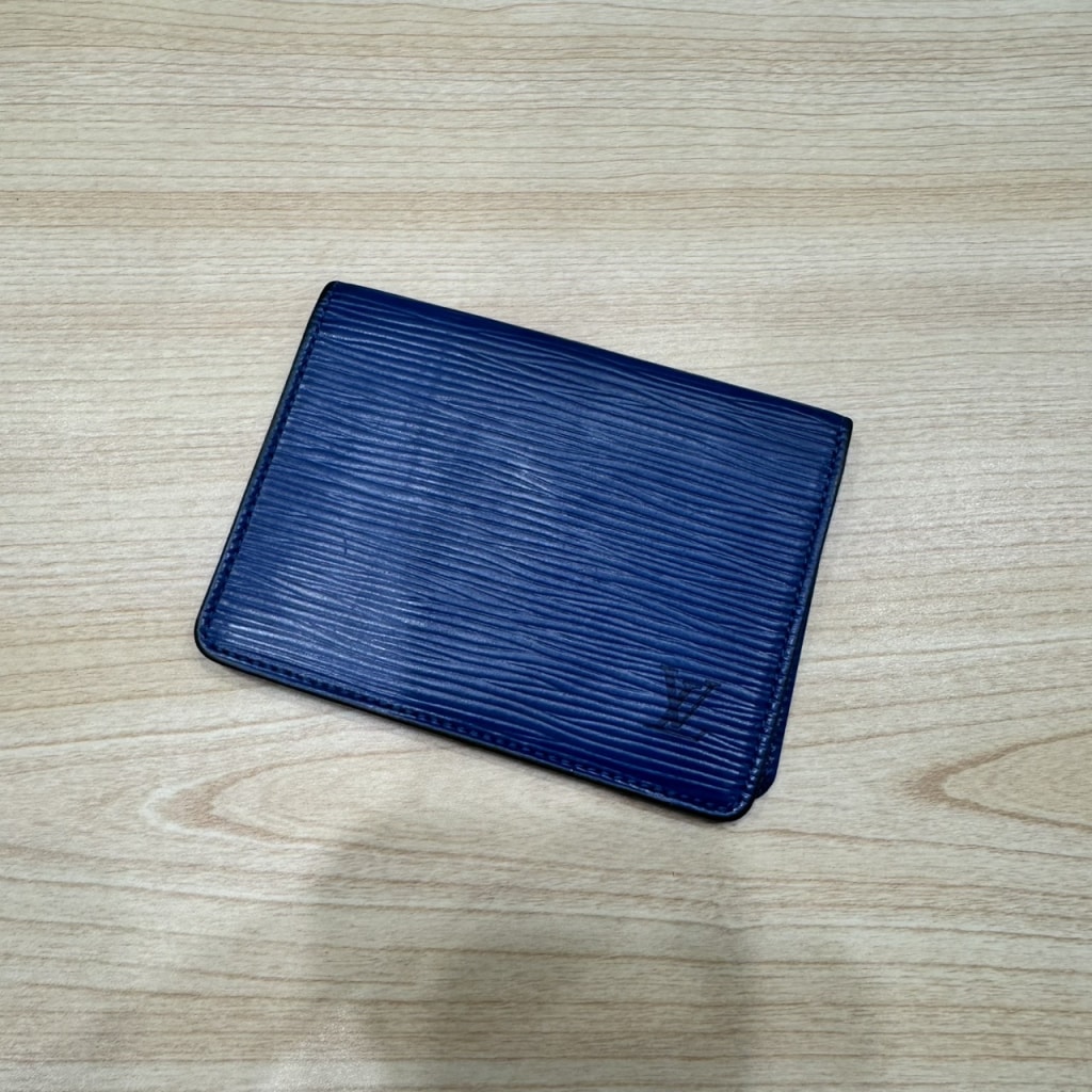 ルイヴィトン エピ ポルト2カルト・ヴェルティカル M63205