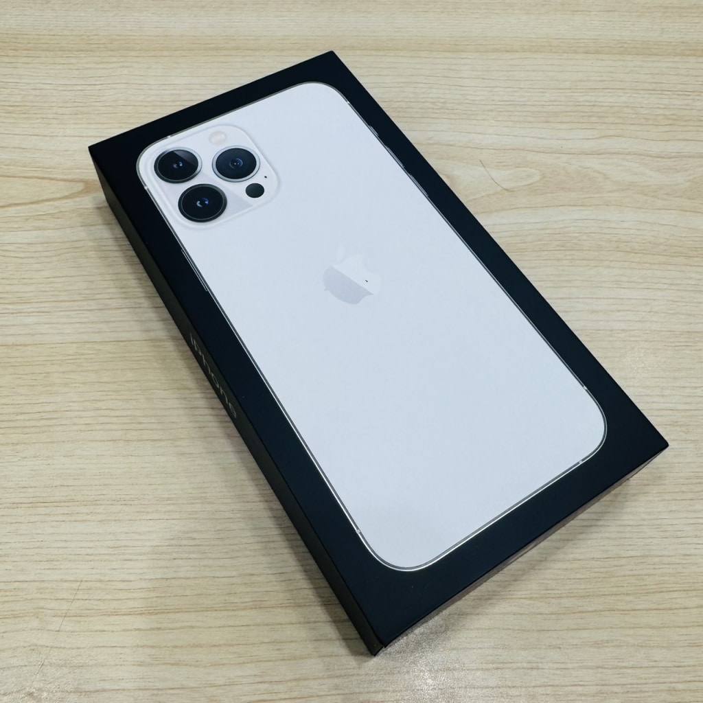 SIMロック解除(au) iPhone13ProMax 256GB シルバー MLJ93J/A