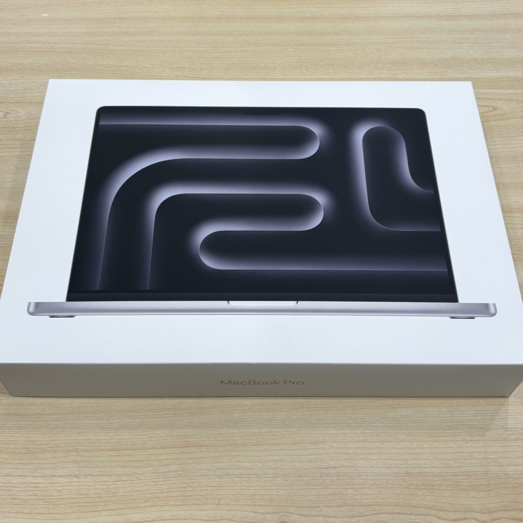 Apple MacBook Pro 16インチ M5 24GB 1TB シルバー MGE44J/A