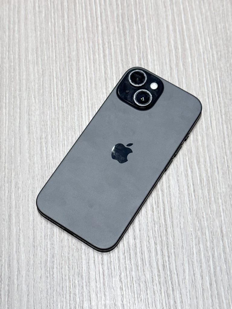 Apple iPhone15 256GB ブラック MTMN3J/A 赤ロム