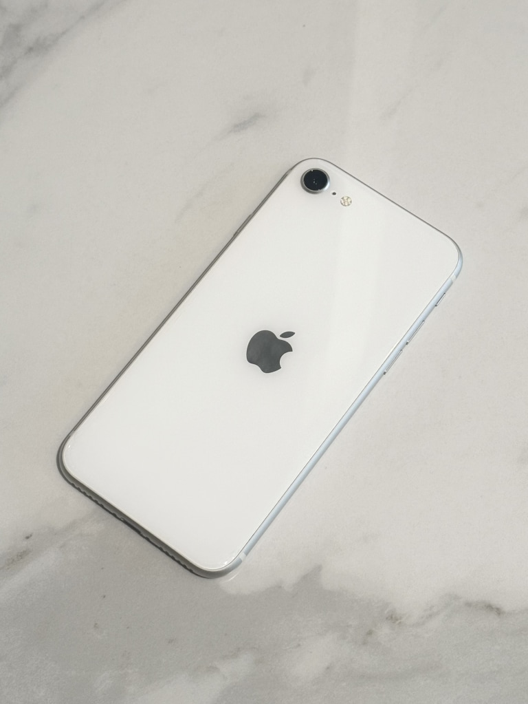 Apple iPhoneSE3 64GB スターライト MMYD3J/A