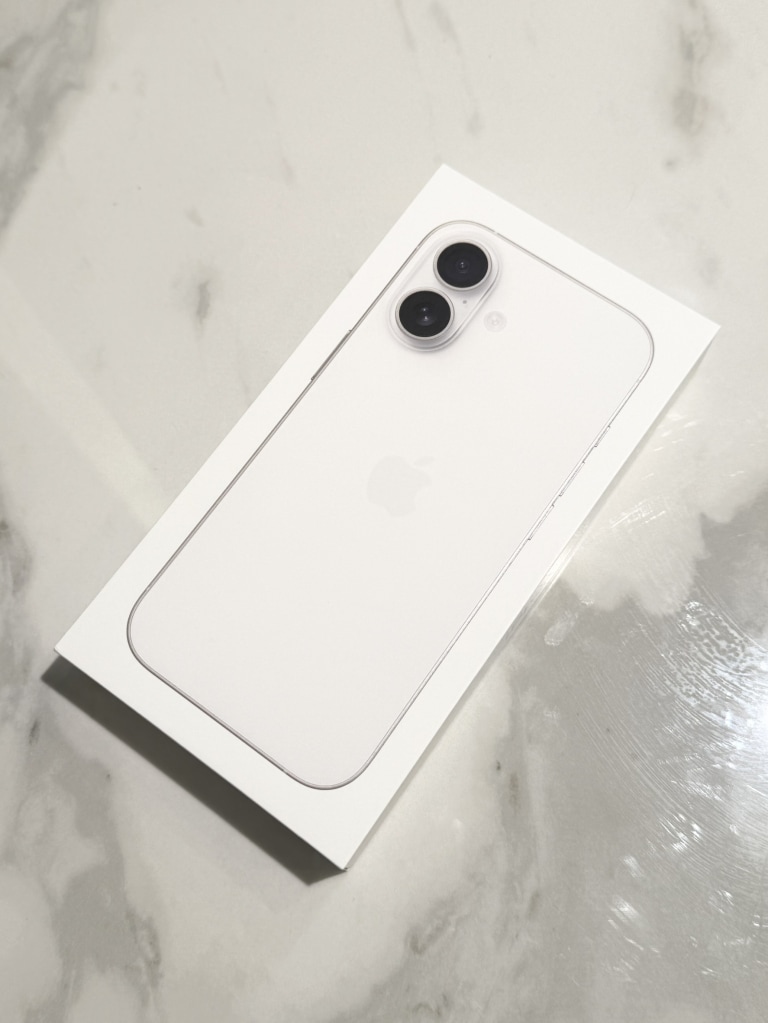 Apple iPhone17 256GB ホワイト MG684J/A