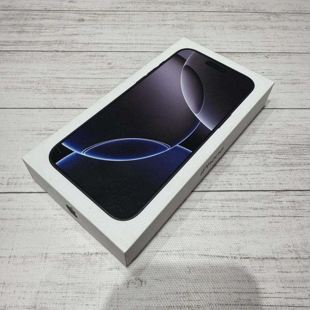 SIMロック解除(au)iPhone16ProMax 256GB ブラックチタニウム MYWG3J/A