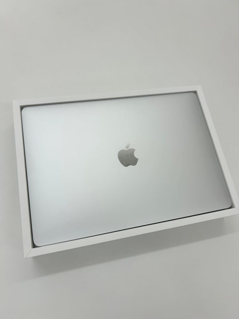 MacBook Pro 13インチ 512GB シルバー MNEQ3J/A