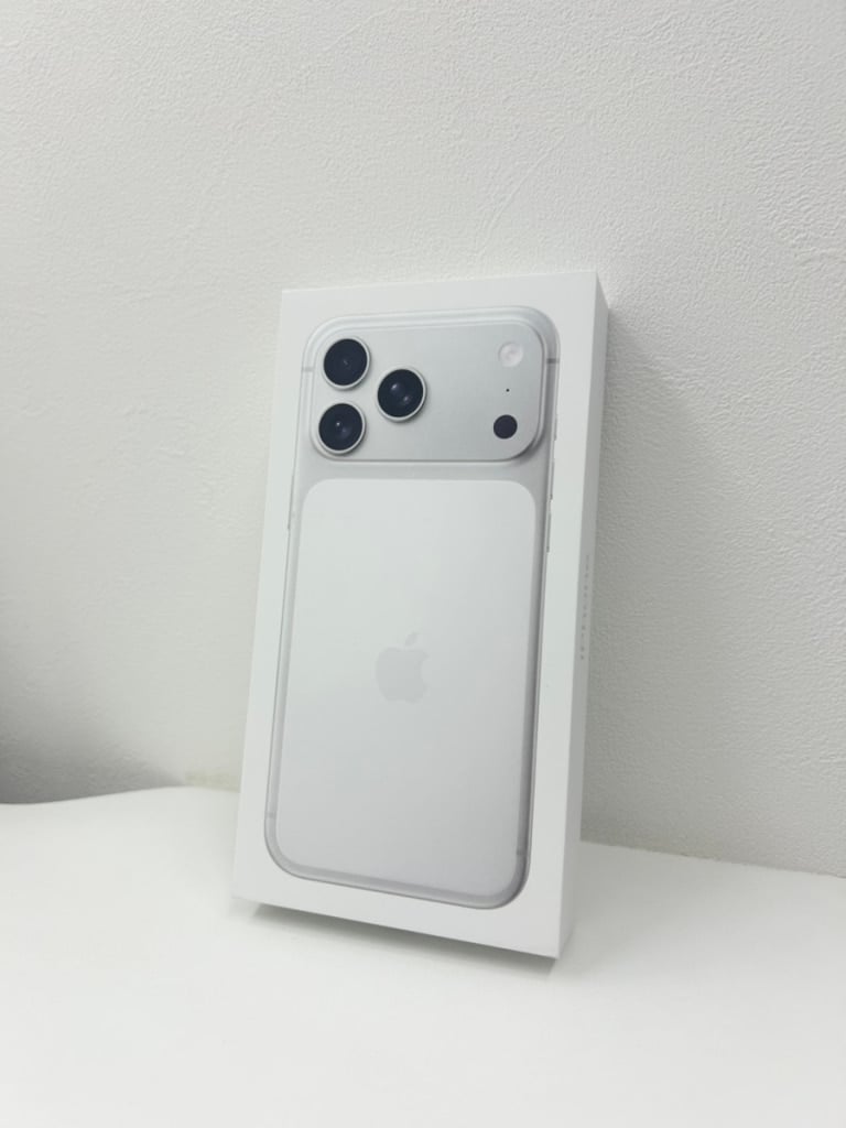iPhone 17 Pro Max 1TB MFYF4J/A シルバー