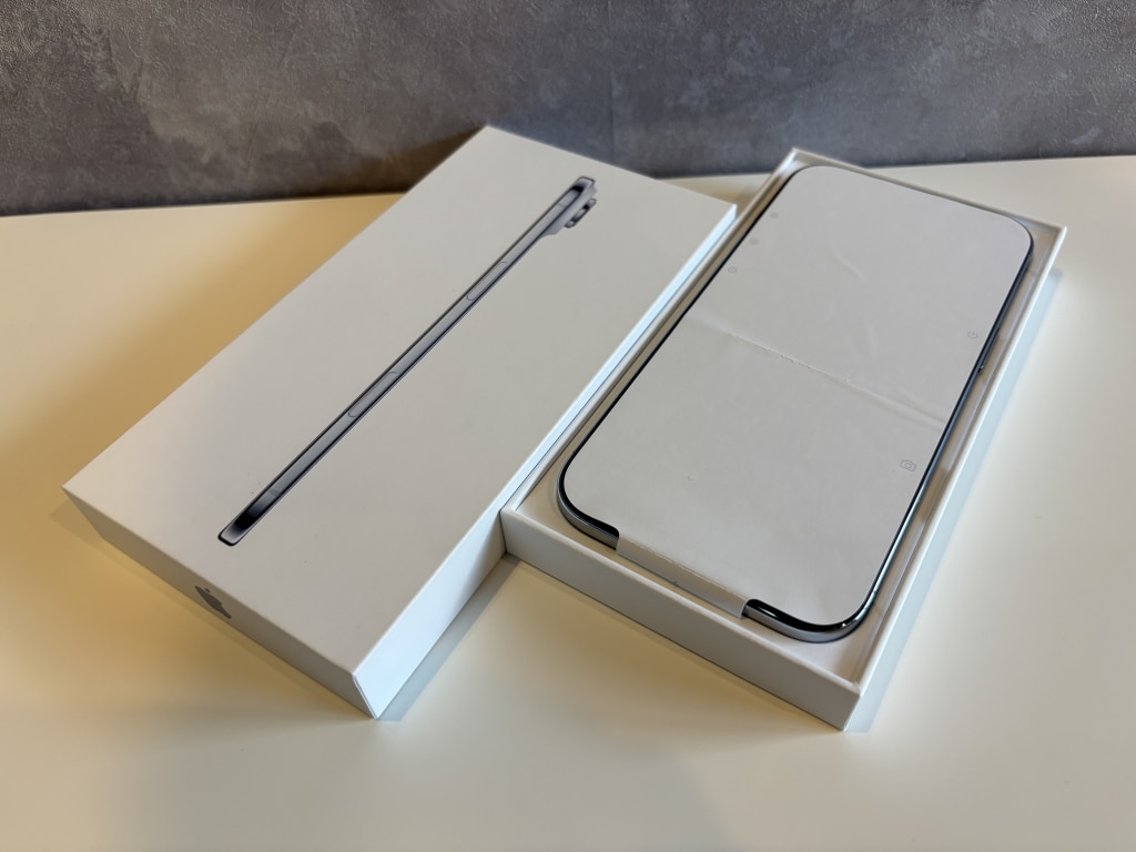 SIMロック解除(au)iPhone Air 256GB スカイブルー MG2A4J/A