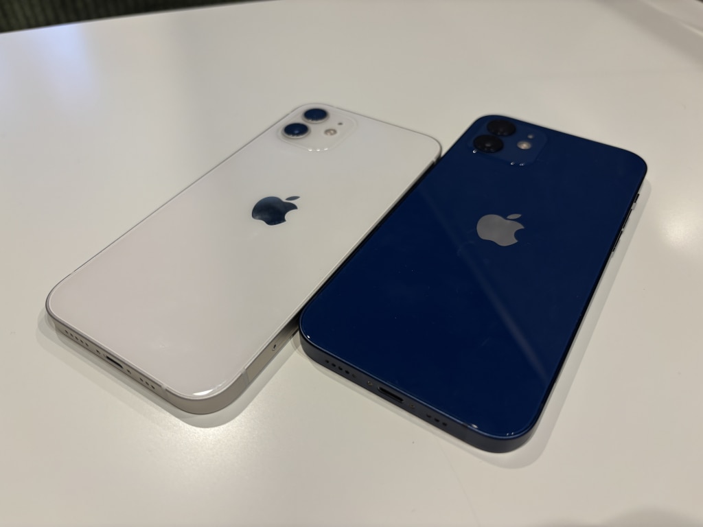 SIMロック解除(au)iPhone12 64GB