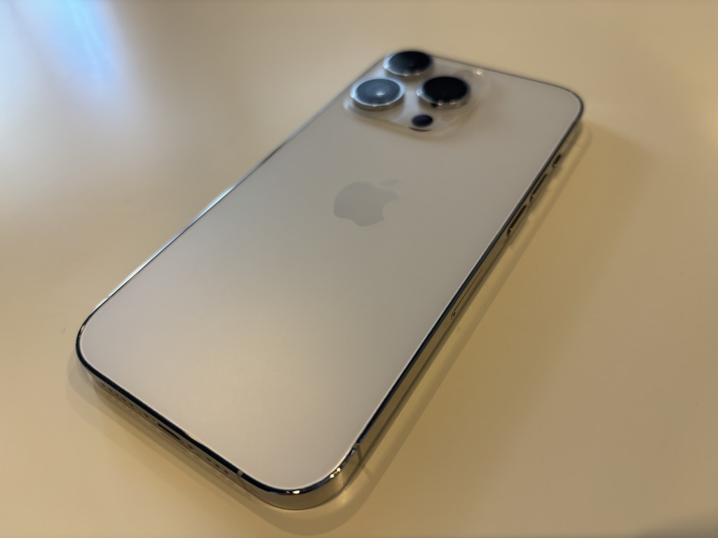 SIMロック解除(au)iPhone14Pro 256GB シルバー MQ0Y3J/A
