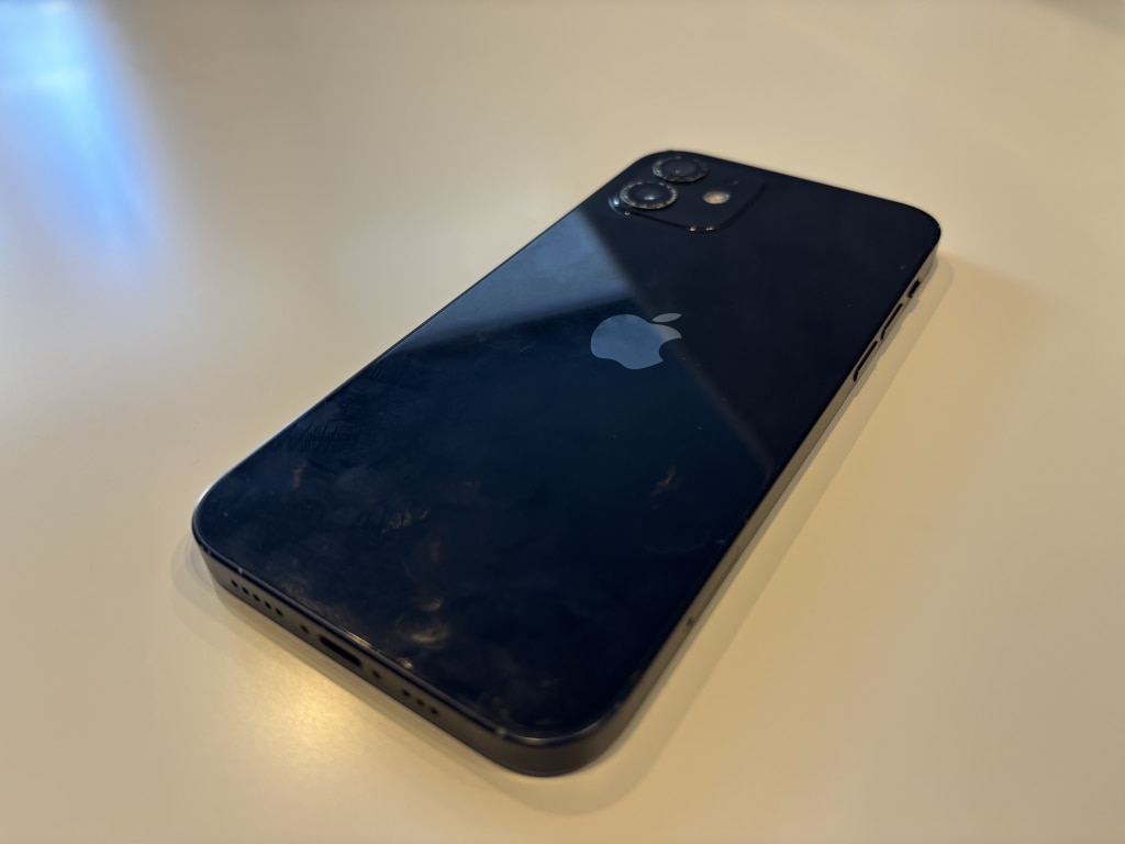 SIMロック解除(Softbank)iPhone12 64GB ブラック MGHN3J/A