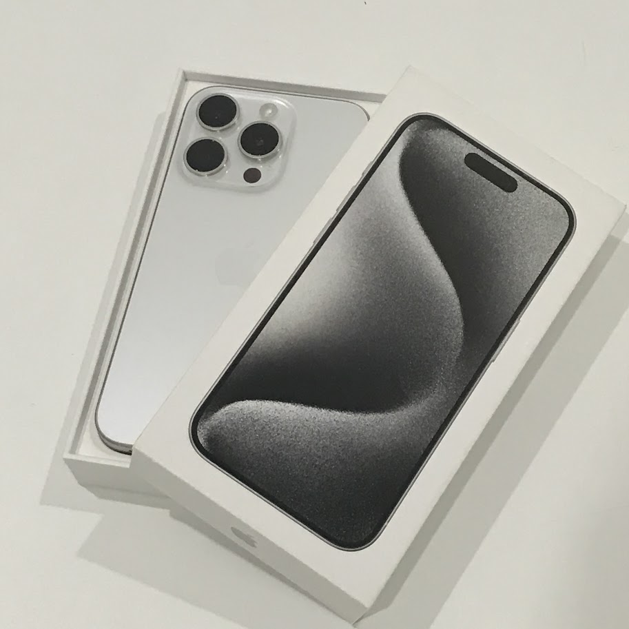 SIMロック解除(au) iPhone15Pro 128GB ホワイトチタニウム MTU83J/A