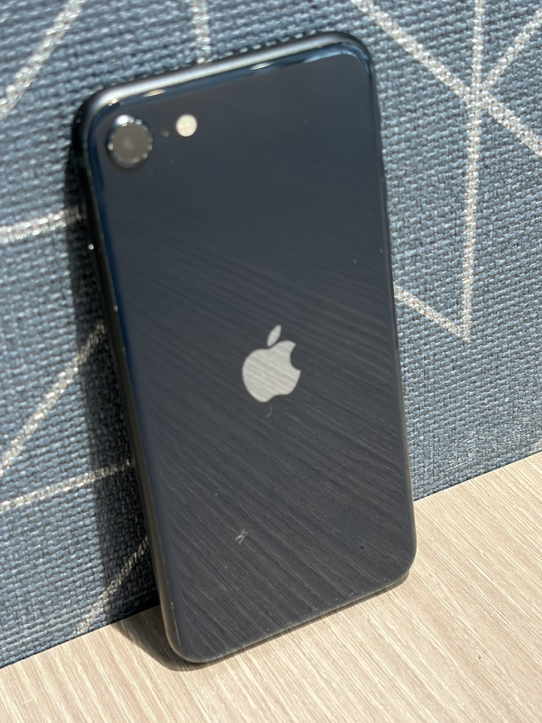 Apple iPhoneSE3 64GB ミッドナイト MMYC3J/A