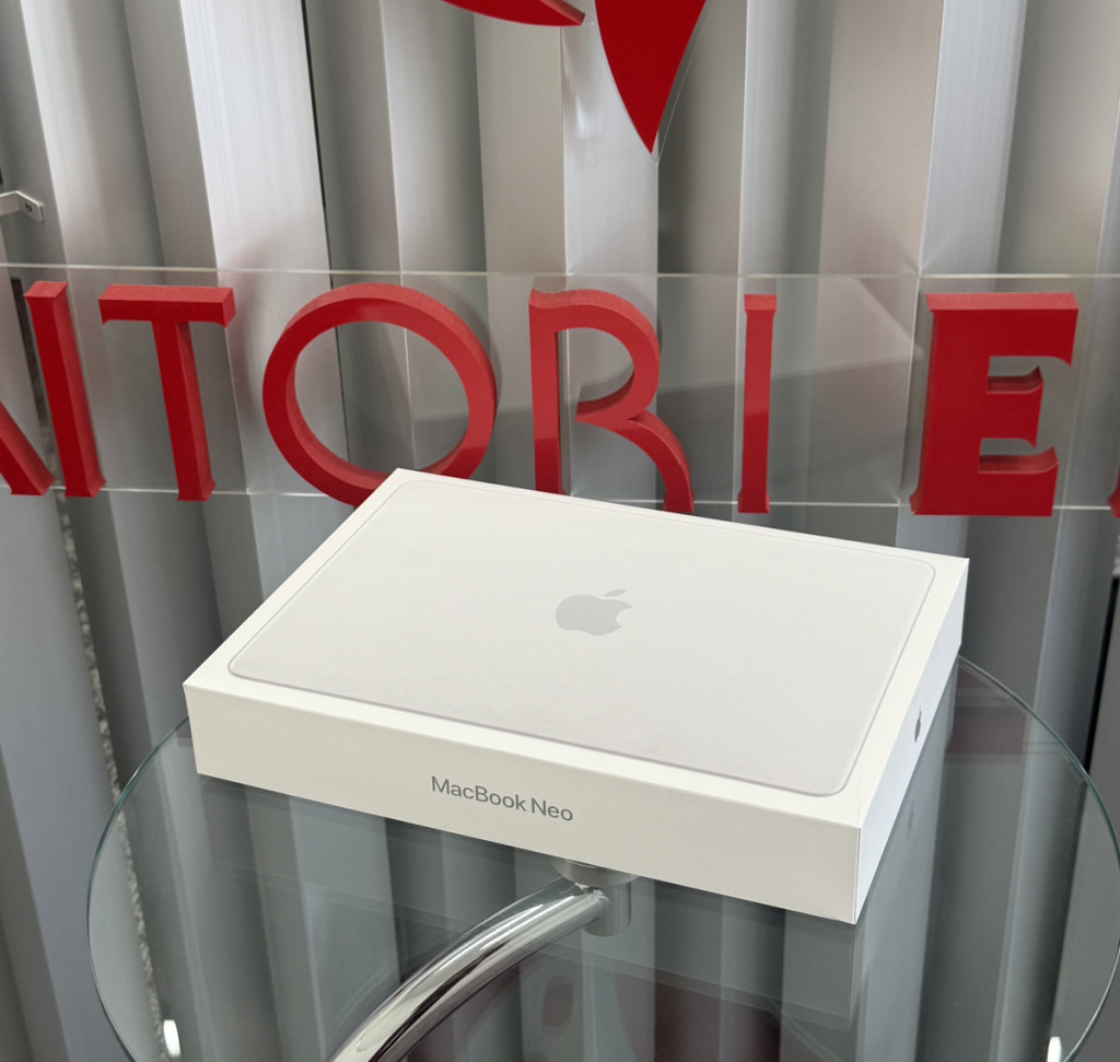 MacBook Neo 13インチ 8GB 512GB シルバー USキーボード搭載 CTOモデル Z1TP0001A A3404