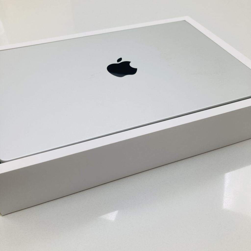 MacBook Pro 14インチ 2024モデル M4チップ 16GB 512GB MW2W3J/A