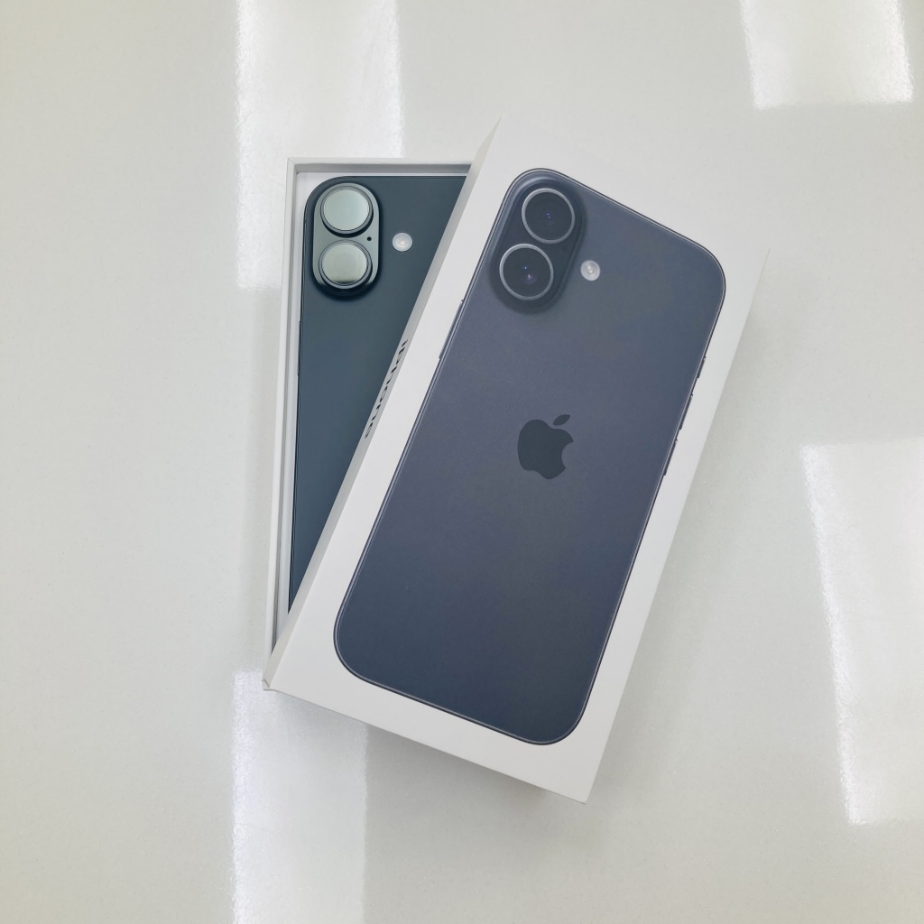 SIMロック解除(docomo) iPhone17 256GB ブラック MG674J/A
