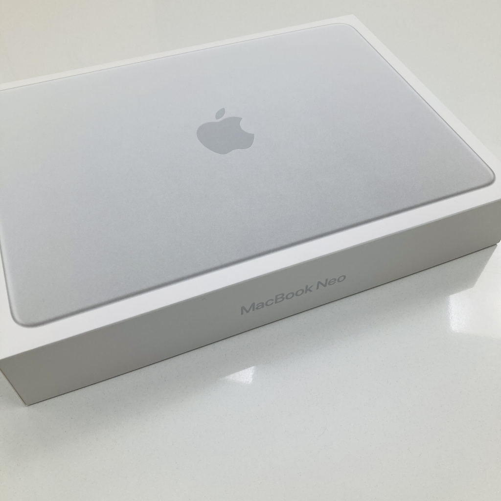 MacBook Neo 13インチ シルバー 8GB/512GB MHFC4J/A