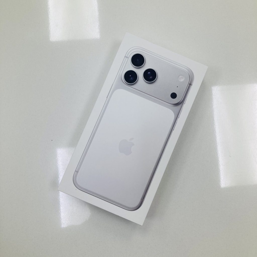 Apple iPhone17 Pro Max 2TB シルバー MFYJ4J/A
