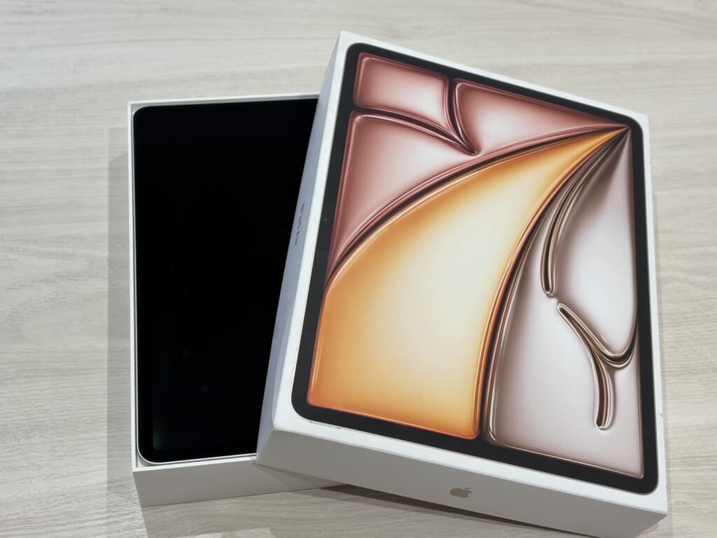 iPad Air 13インチ M2 Wi-Fi 512GB MV2L3J/A スターライト