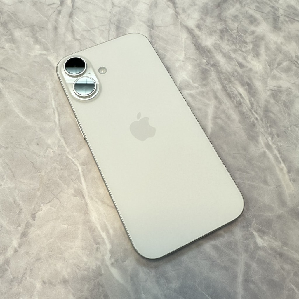 SIMロック解除(au) iPhone16 256GB ホワイト MYDX3J/A