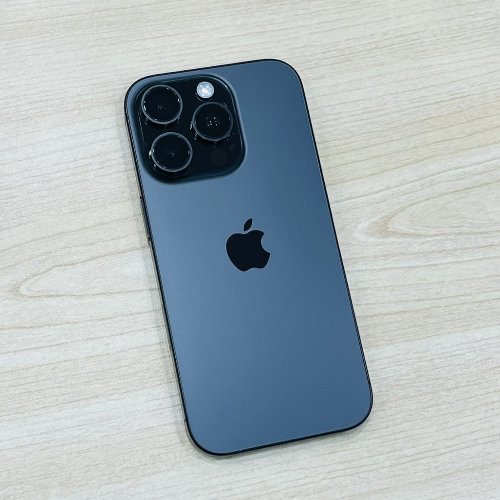 SIMロック解除(docomo) iPhone15 Pro 128GB ブラックチタニウム MTU73J/A