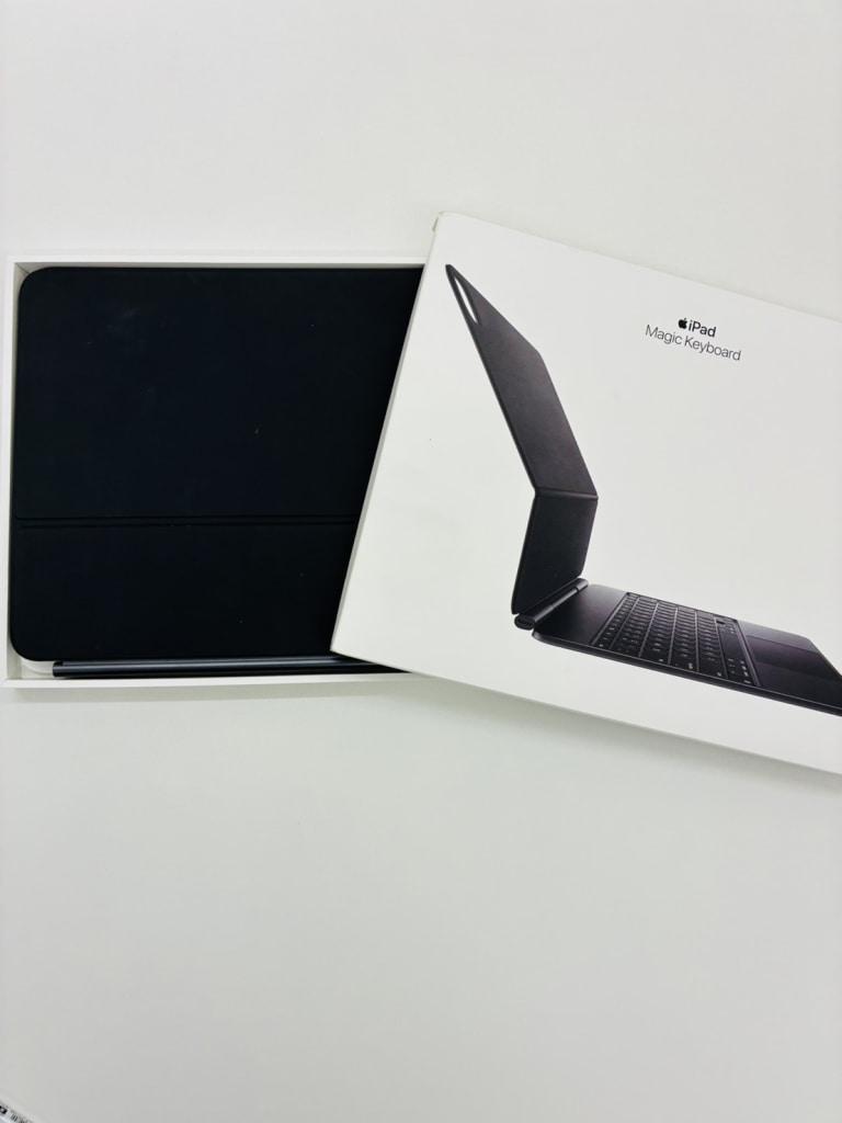 Apple 13インチiPad Pro(M4)用 Magic Keyboard MWR53J/A ブラック