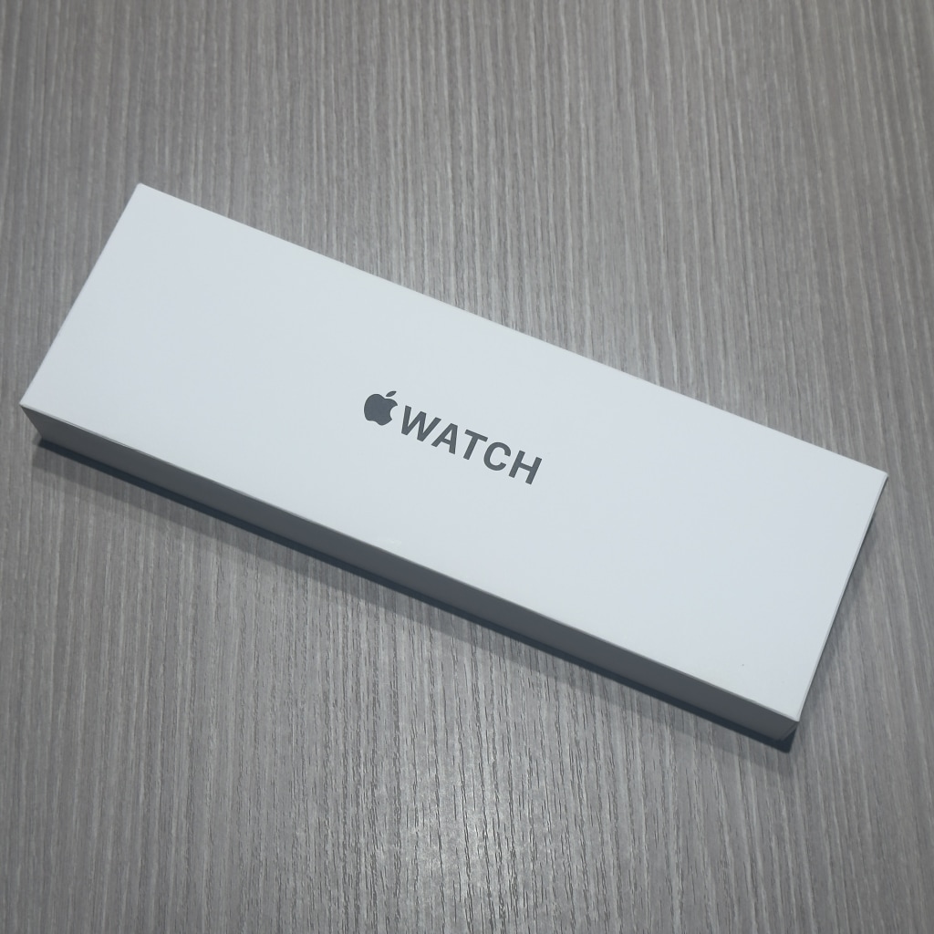 Apple Watch SE3 40mm GPS スターライトアルミニウムケース/スターライトスポーツバンド (S/M)