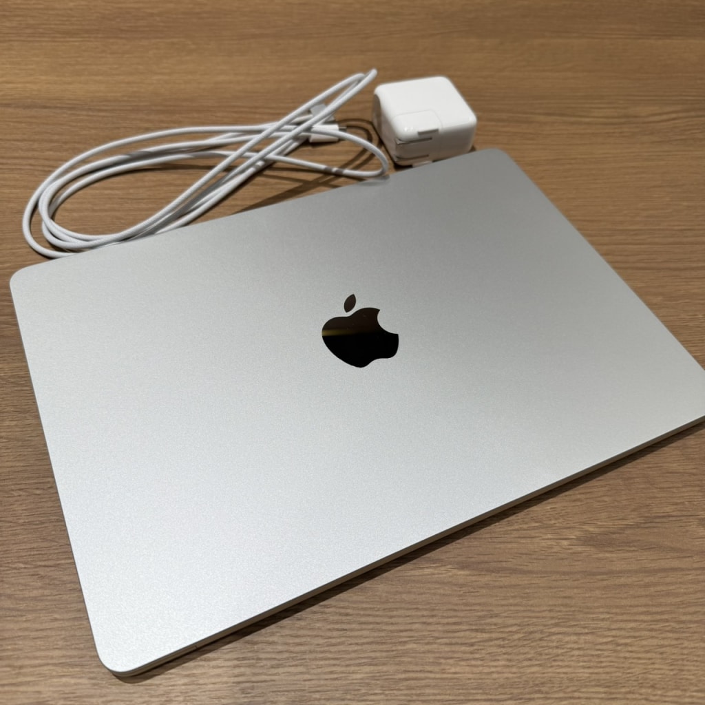 MacBook Air 13インチ M4 16GB 256GB シルバー MW0W3J/A