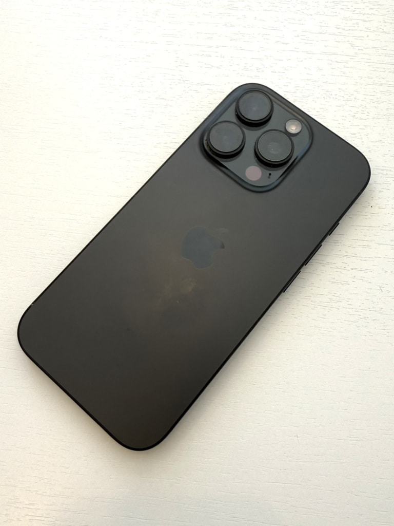 iPhone16Pro 128GB ブラックチタニウム MYMV3J/A