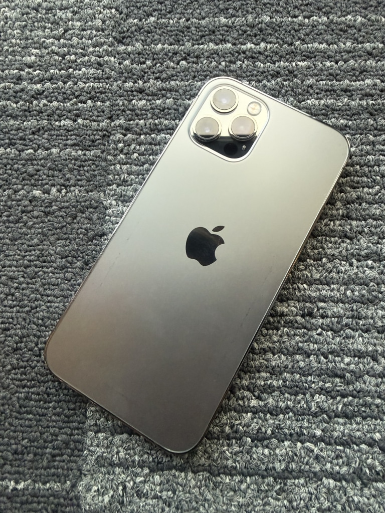 Apple iPhone12 Pro 256GB グラファイト MGM93J/A