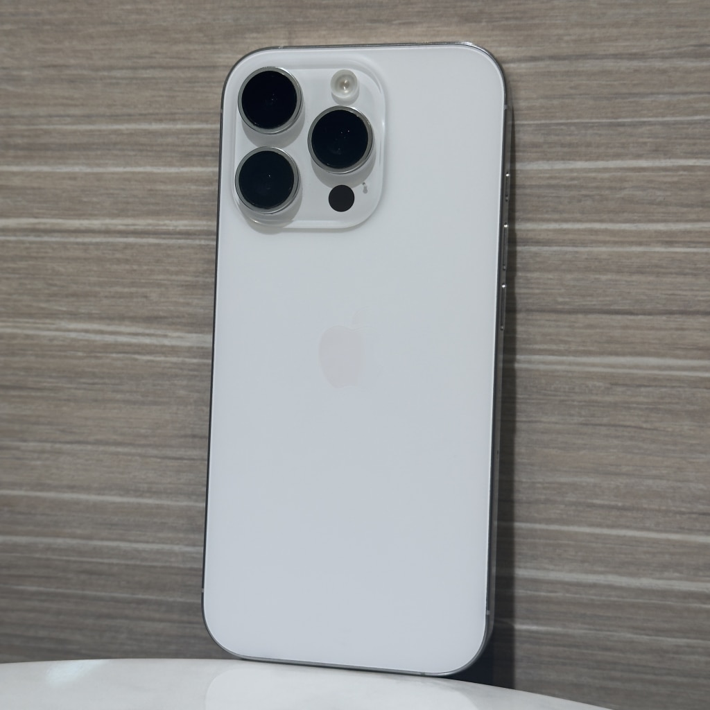 iPhone16 Pro 128GB ホワイトチタニウム MYMW3J/A