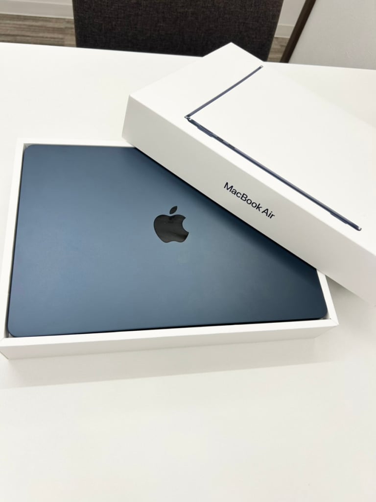 Apple MacBook Air 13インチ 2024 M3 16GB 512GB A3113