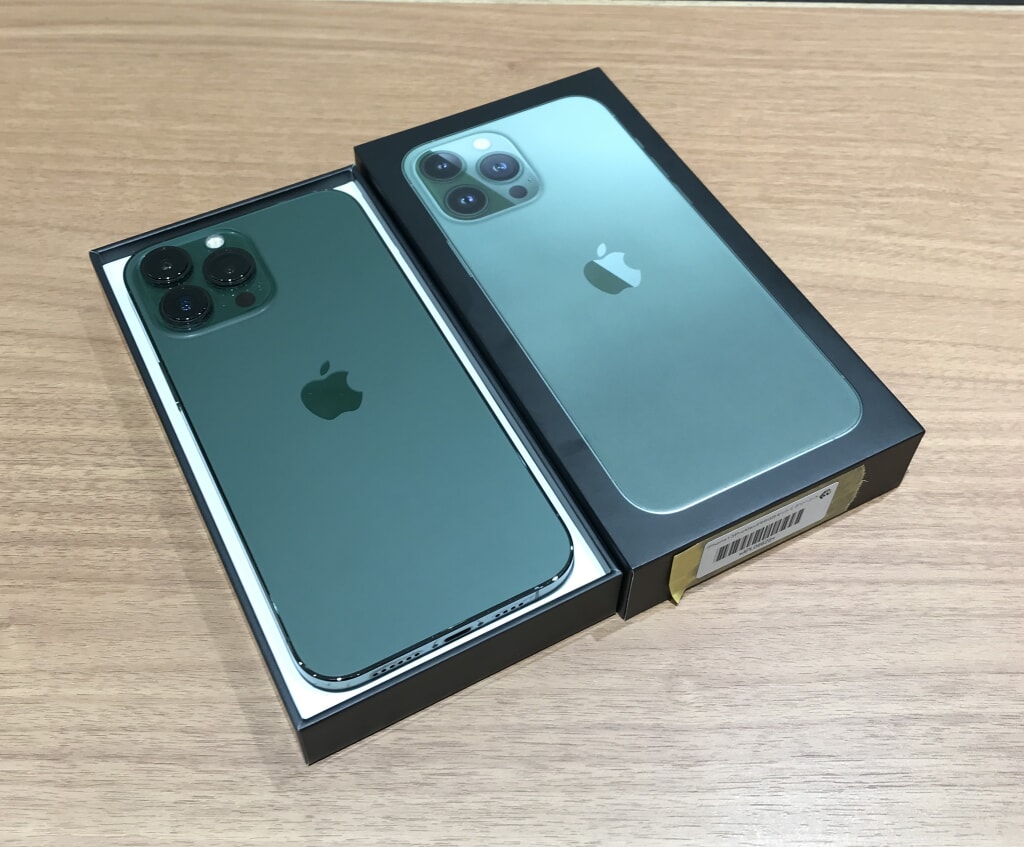 SIMロック解除(docomo) iPhone 13 Pro Max 256GB アルパイングリーン MNCV3J/A