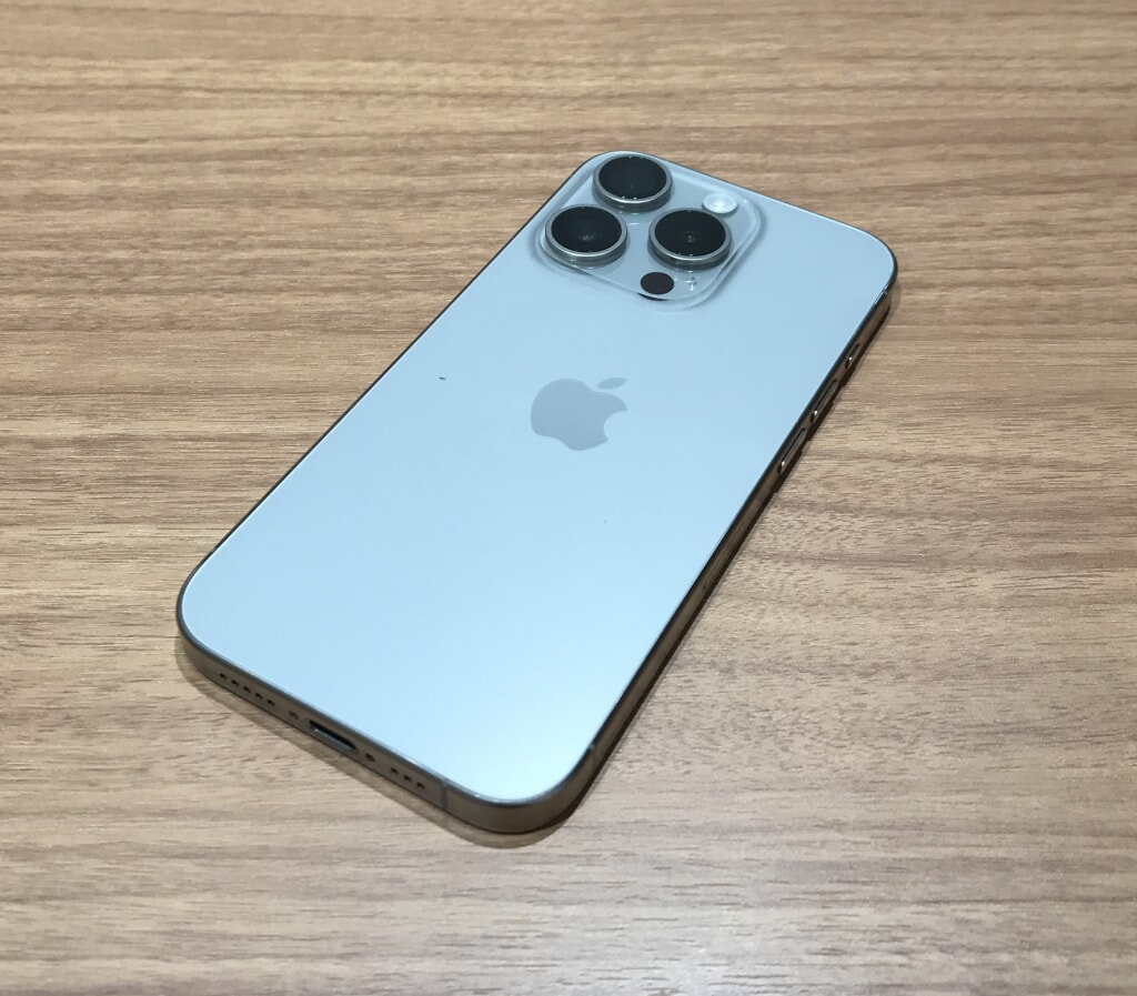 SIMロック解除(docomo) iPhone15 Pro 128GB ナチュラルチタニウム MTU93J/A