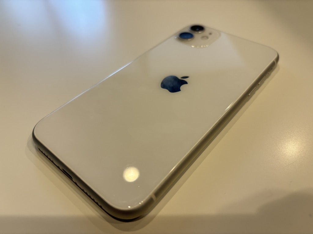 SIMロック解除(Softbank)iPhone11 64GB ホワイト MWLU2J/A