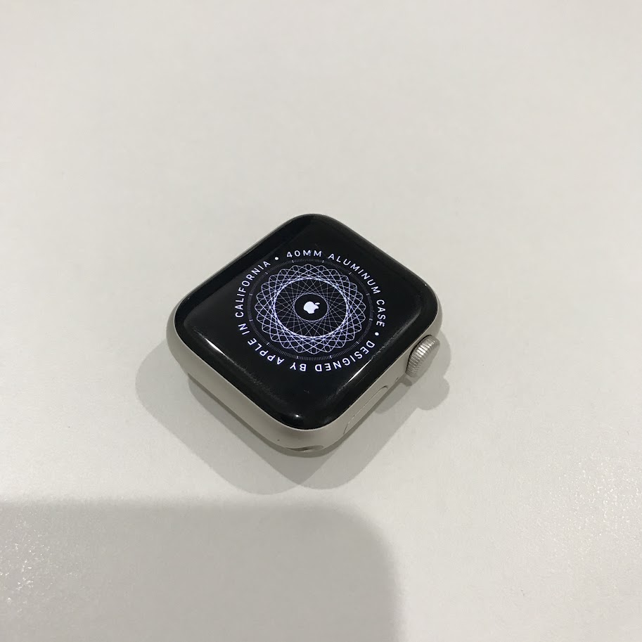 Apple Watch SE2 40mm GPS スターライトアルミニウム MNL73J/A