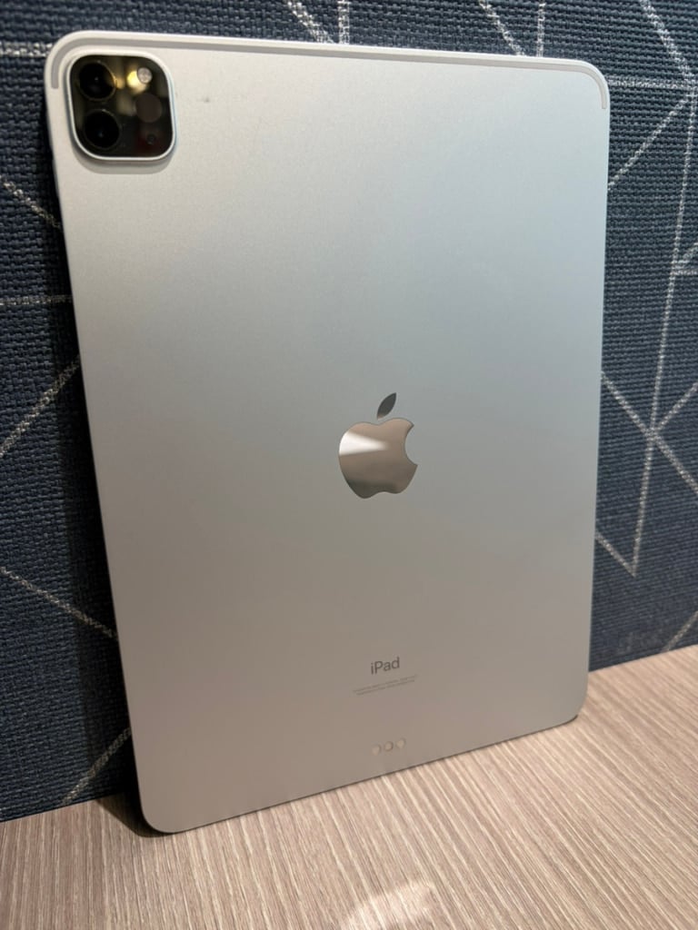 Apple iPadPro 11インチ(第3世代) Wi-Fi 128GB シルバー MHQT3J/A