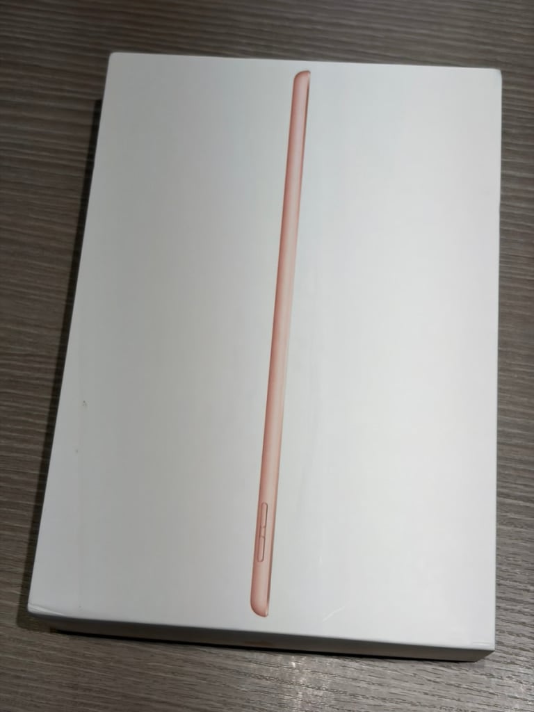 Apple iPad 10.2インチ 第8世代 32GB Wi-Fi ゴールド MYLC2J/A