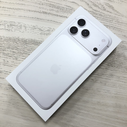 SIMロック解除(楽天モバイル) iPhone17ProMax 256GB シルバー MFY84J/A