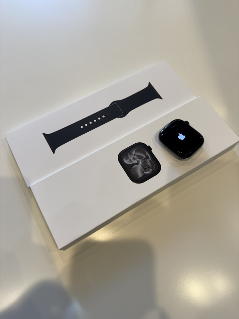 Apple Watch Series11 46mm GPS ジェットブラックアルミニウム MEUX4J/A