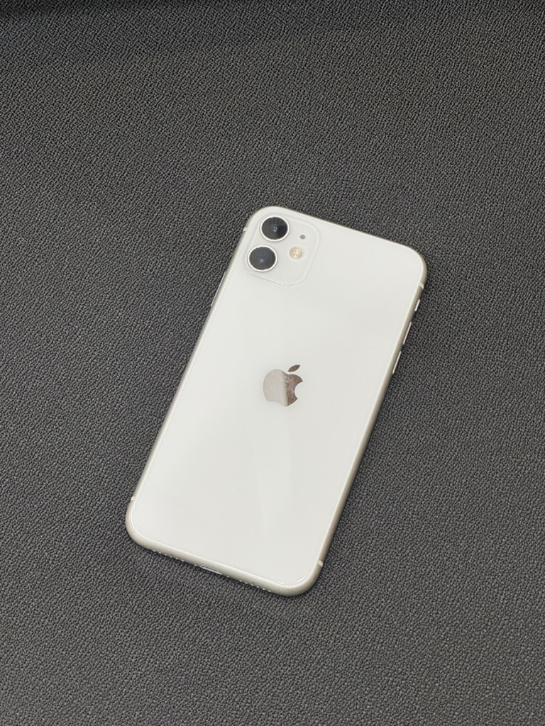 SIMロック解除(Softbank)iPhone11 64GB ホワイト MWLU2J/A