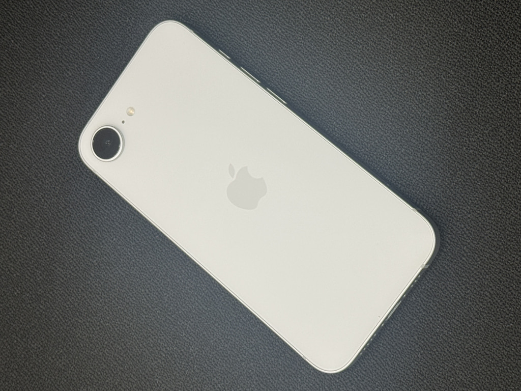 国内版SIMフリー iPhone16e 128GB ホワイト MD1R4J/A