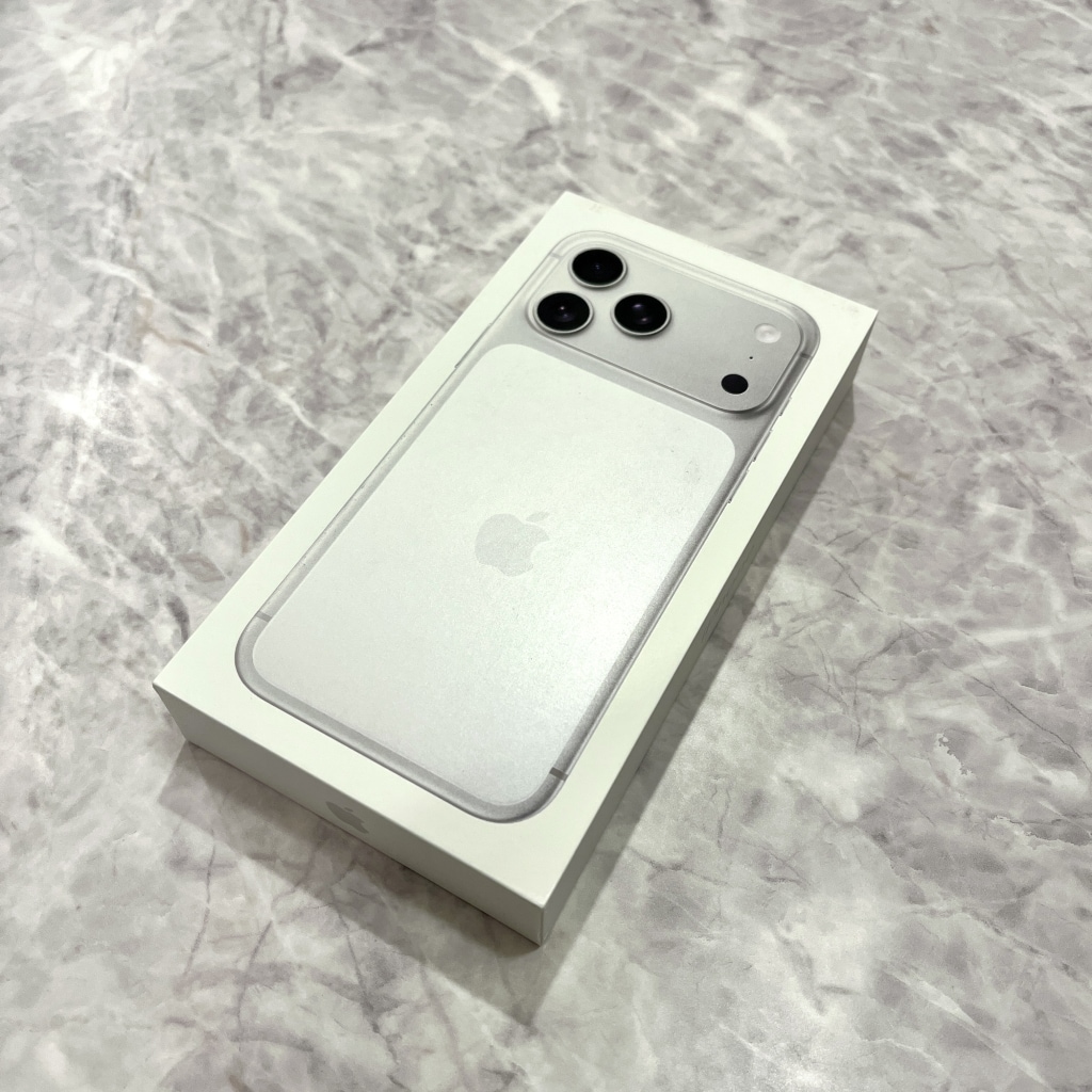 国内版SIMフリー iPhone17 Pro Max 512GB シルバー MFYC4J/A