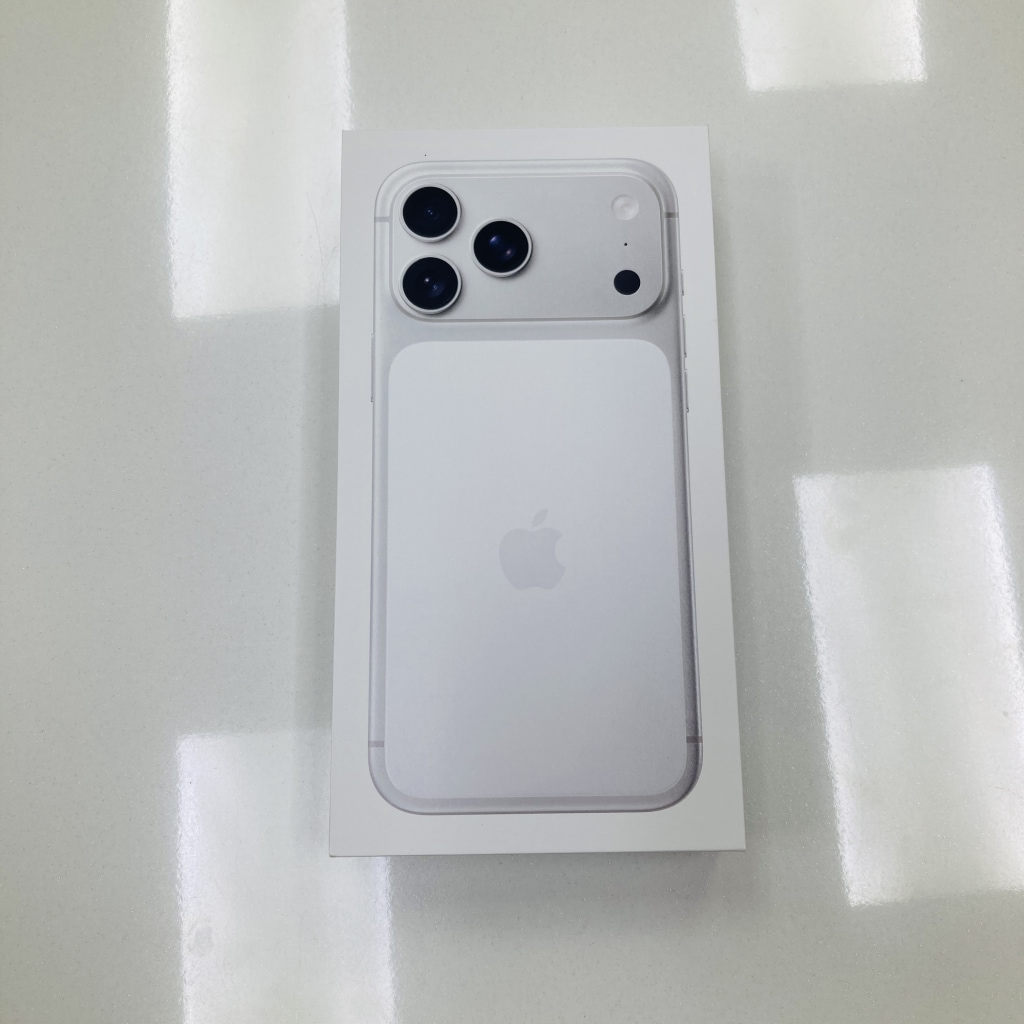 SIMロック解除(docomo) iPhone17 Pro Max 512GB シルバー MFYC4J/A
