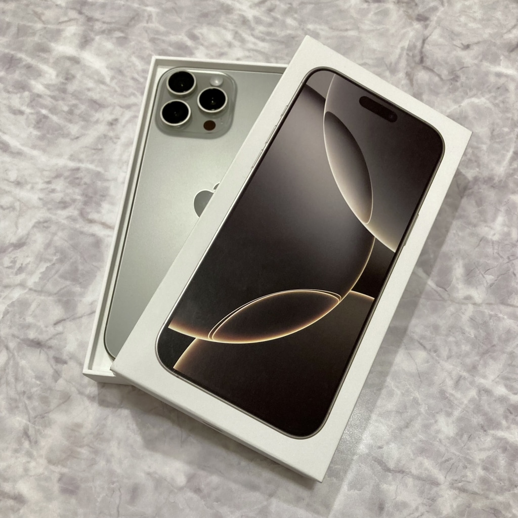SIMロック解除/au iPhone16ProMax 1TB ナチュラルチタニウム MYWU3J/A