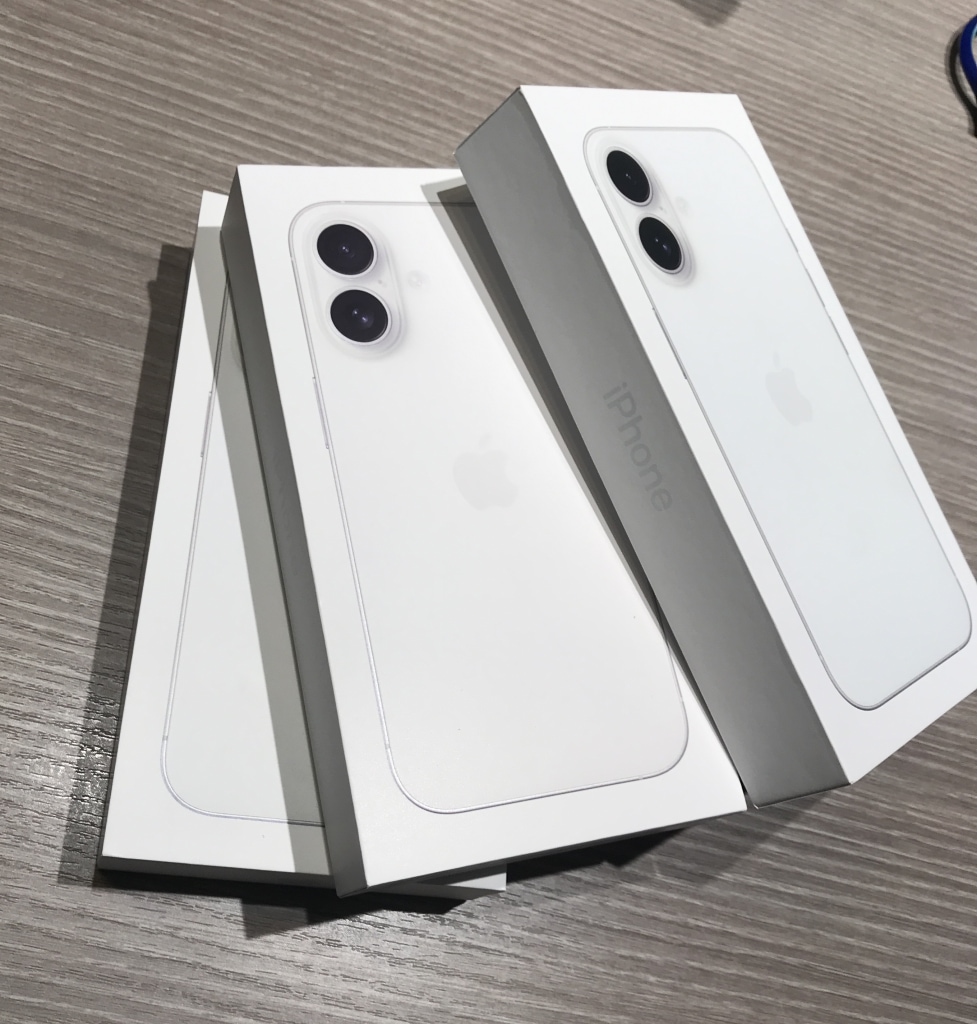 Apple iPhone16 128GB ホワイト MYDR3J/A