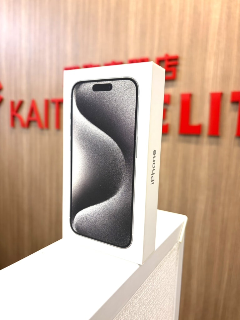 iPhone15Pro 256GB ホワイトチタニウム MTUD3J/A