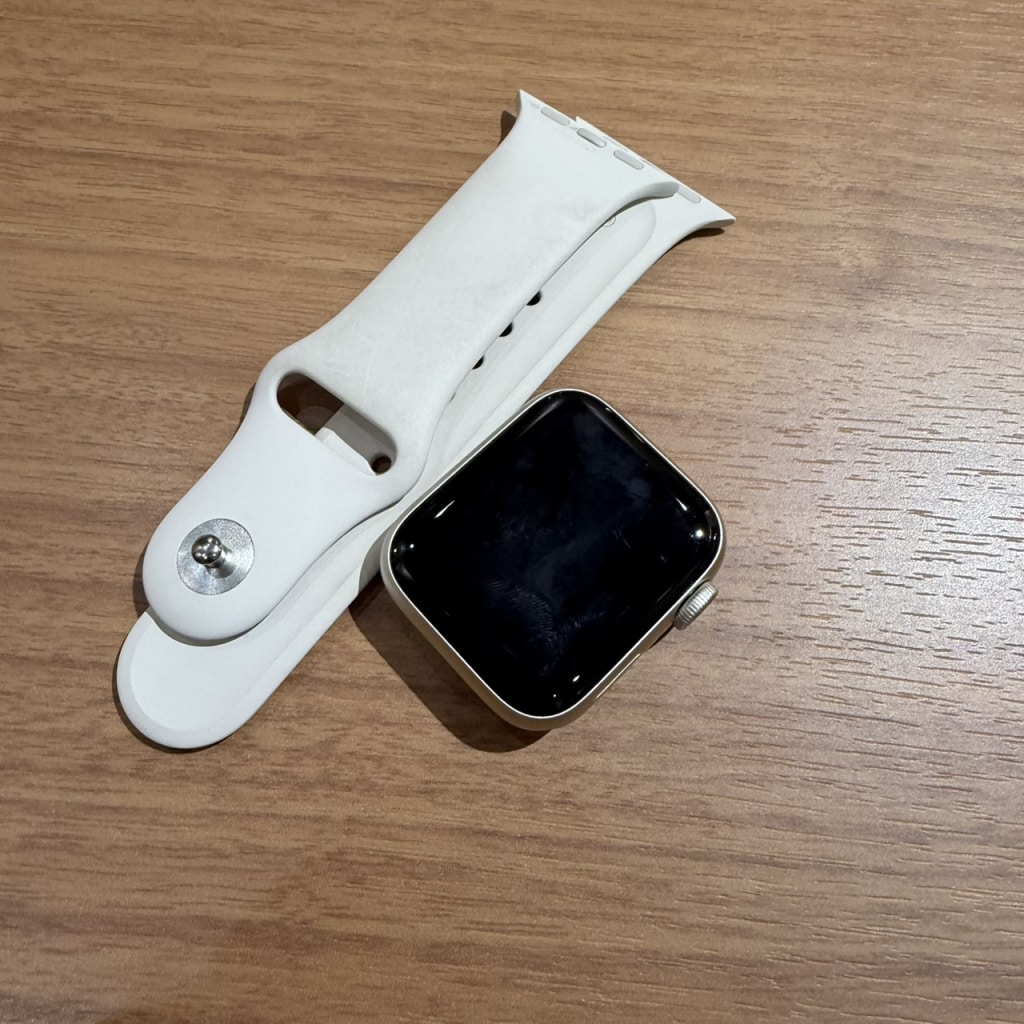 Apple Watch SE3 40mm GPS スターライト MEH34J/A