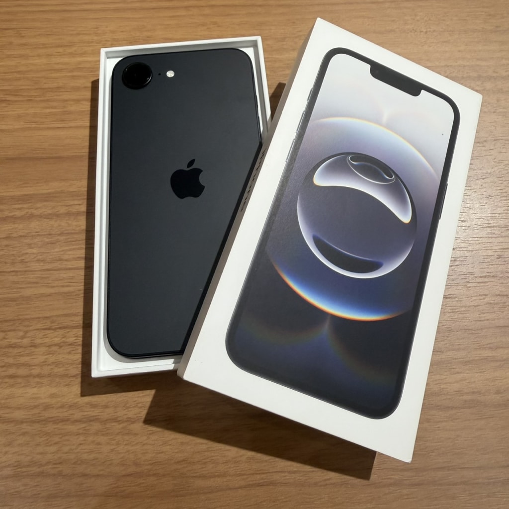 SIMロック解除(softbank) iPhone16e 128GB ブラック MD1Q4J/A