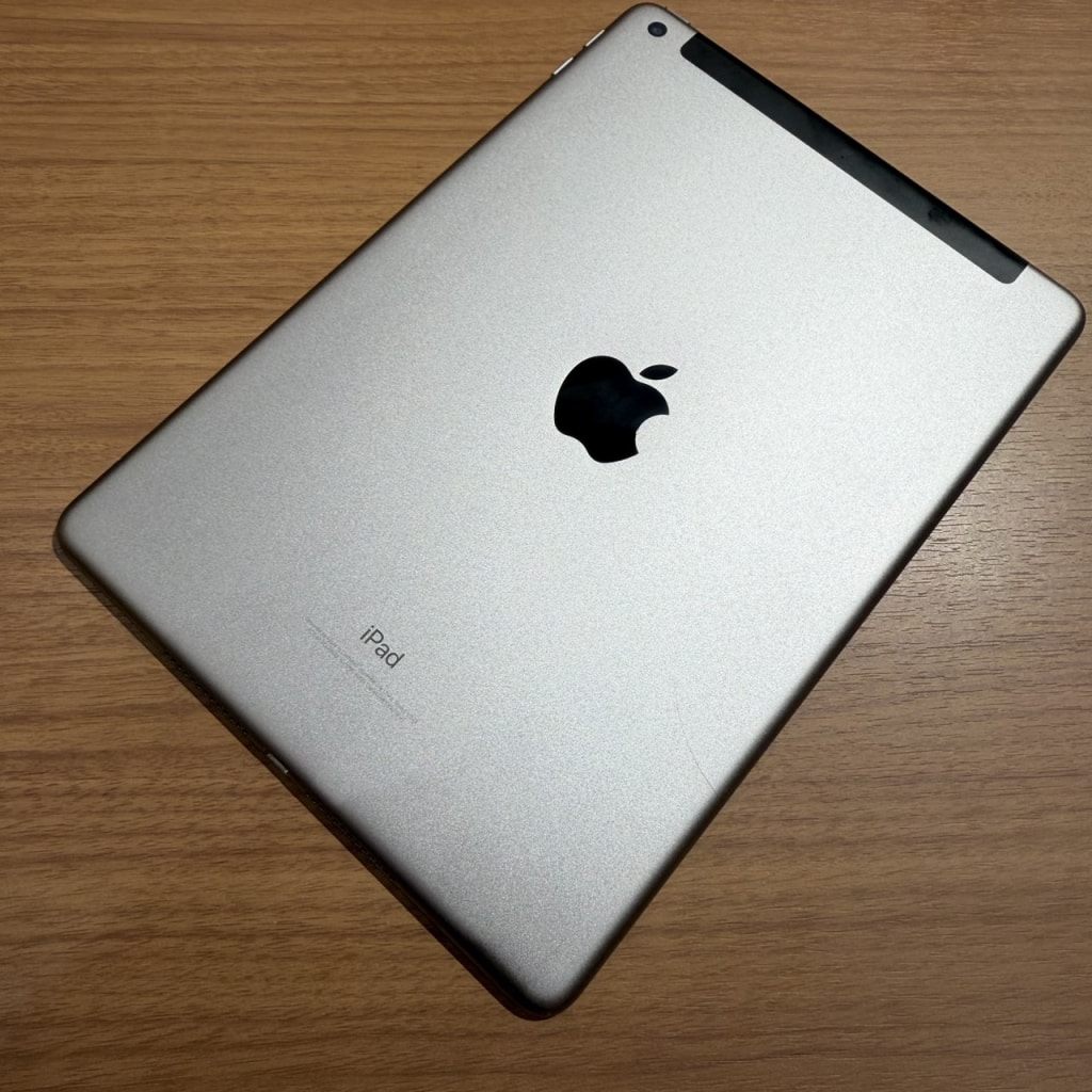 iPad 第5世代 Cellular 32GB スペースグレイ MP1J2J/A