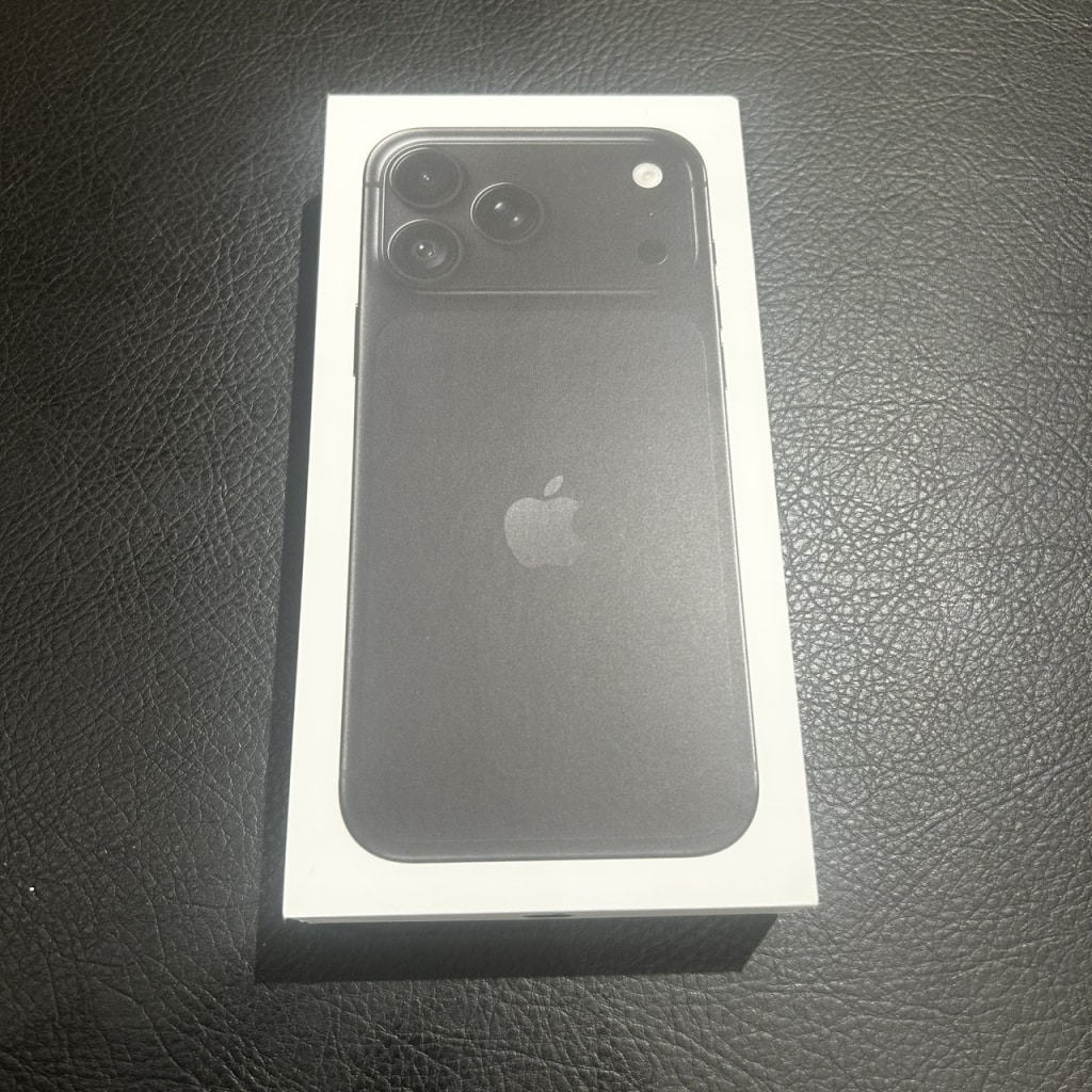 SIMロック解除(Softbank) iPhone18 Pro Max 1TB ブラック MJXE4J/A